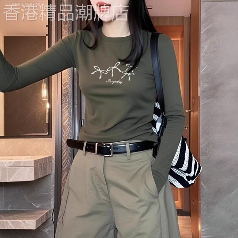 今年流行橄榄绿正肩长袖T恤女秋季2025新款小众修身显瘦短款上衣图片