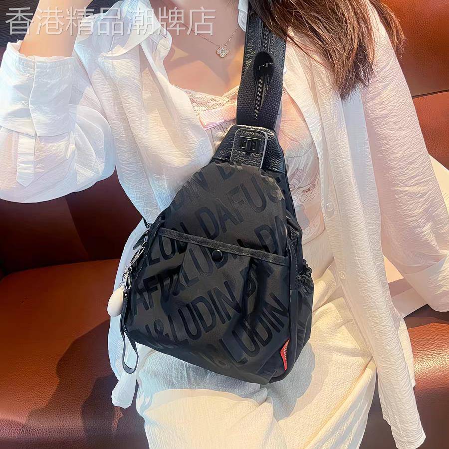 香港新款牛津布揹包双肩包女包休闲旅行爬山包轻便单肩包