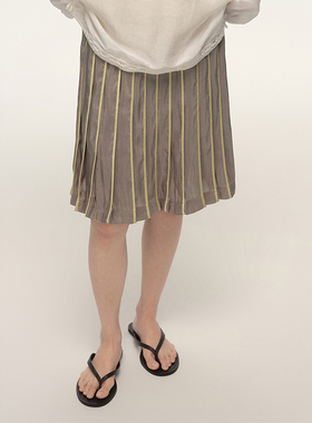 me siento 雅灰色原创设计感高腰撞色百褶裙