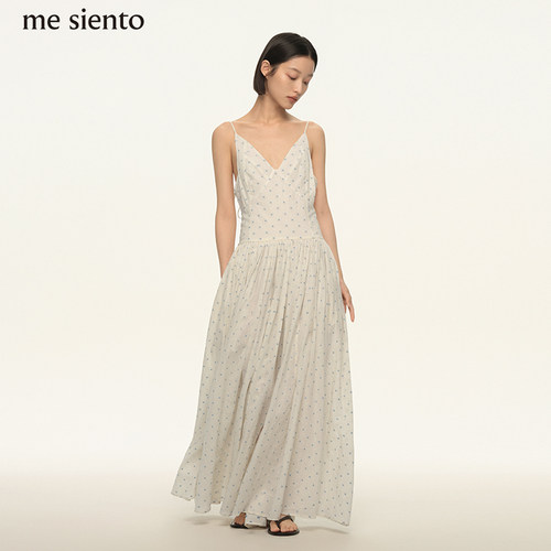 【金玟庭同款】me siento 乳白色波点长款吊带连衣裙