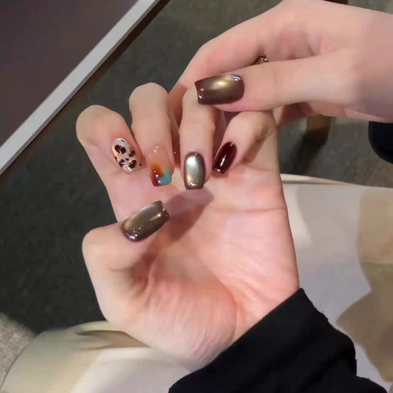 曼辞纯手工穿戴甲短款甲片玻璃珠猫眼美甲琥珀豹纹显白假指甲贴片