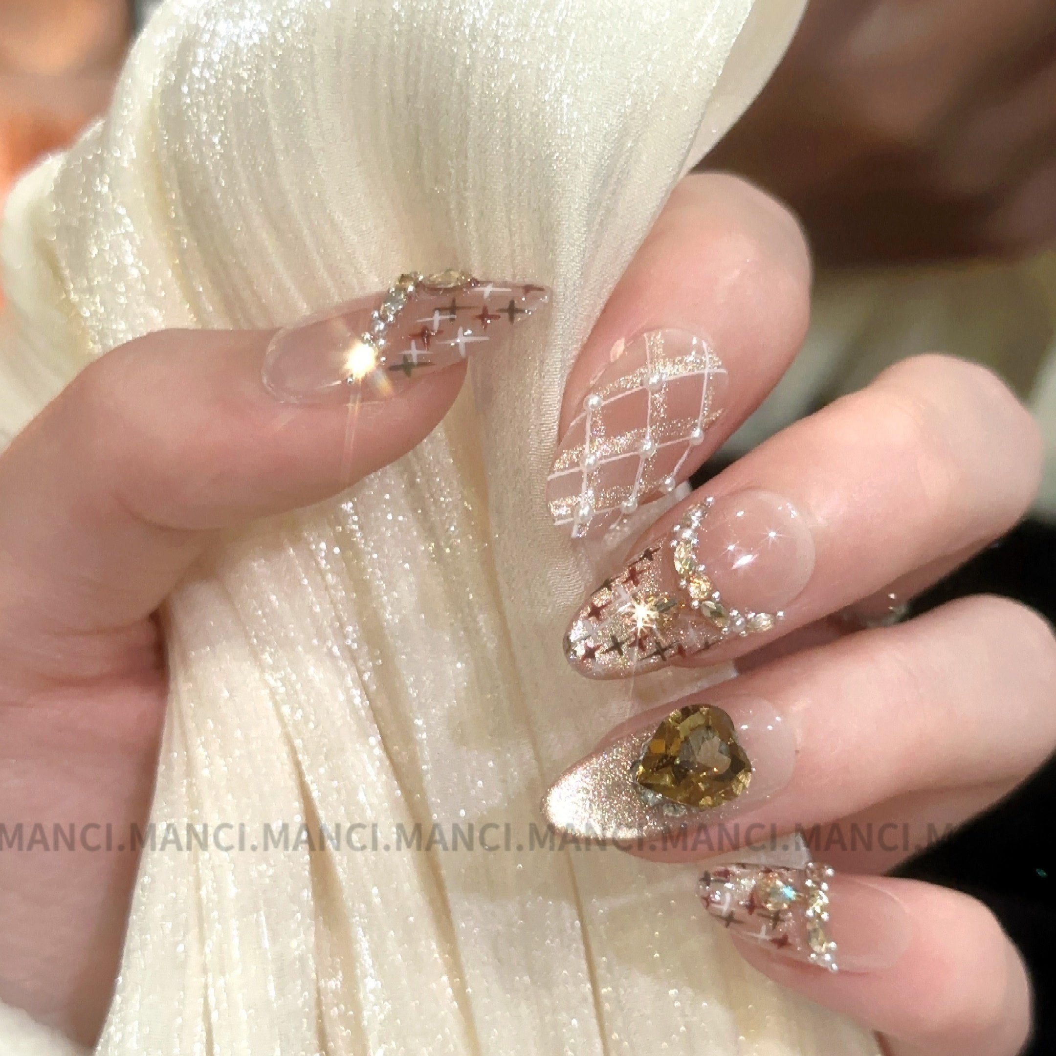 曼辞纯手工穿戴甲贴片高级感假指甲小香风菱格猫眼可拆卸新娘甲片,彩妆/香水/美妆工具,穿戴甲/甲片,淘宝优惠券,粉丝福利购,淘宝优惠卷