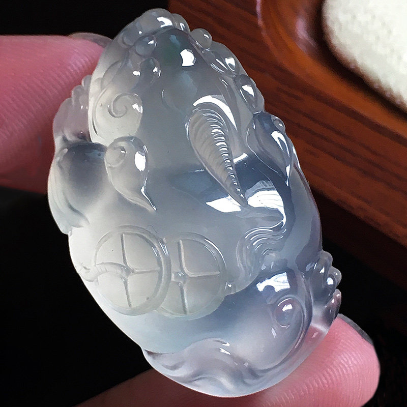 逸之璟缅甸老坑天然a货翡翠玉石雕刻冰种白底三脚金蟾翡翠吊坠女