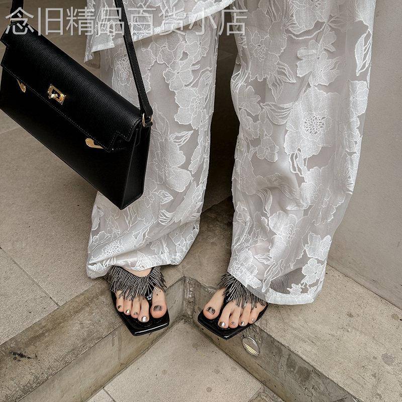 盛夏之约~小众设计流苏串珠人字拖外穿踩屎感夹趾凉拖平底沙滩鞋