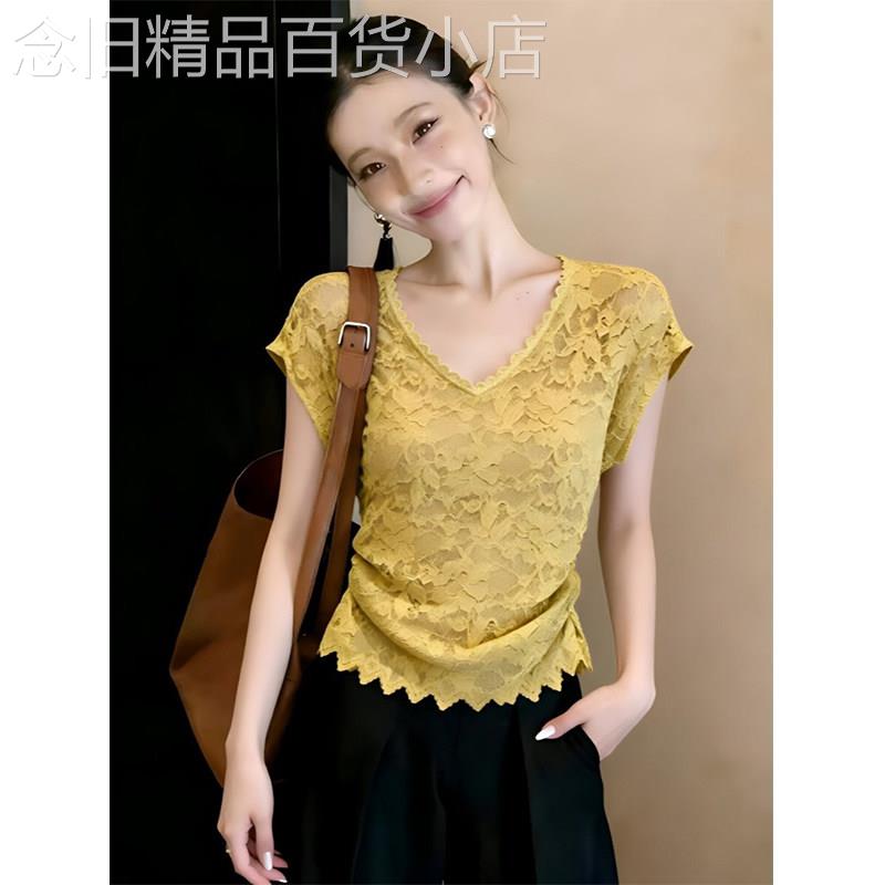 多巴胺黄色V领蕾丝短袖T恤女2026夏季新款褶皱掐腰显瘦辣妹风上衣