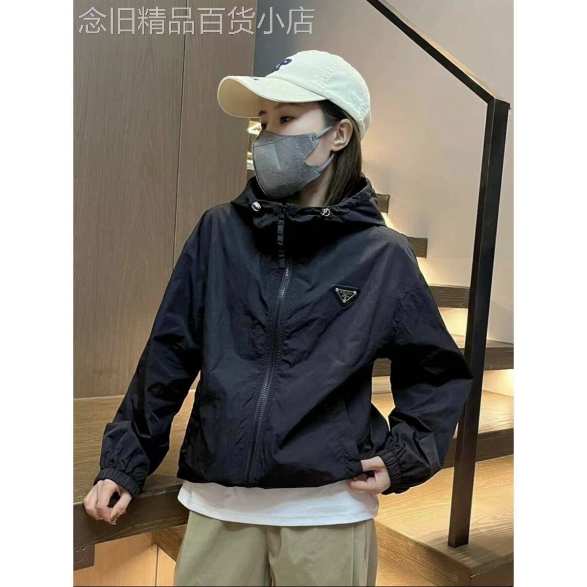 黑色工装上衣女性2025夏季新宽松修身休闲容易匹配小连帽上衣上衣