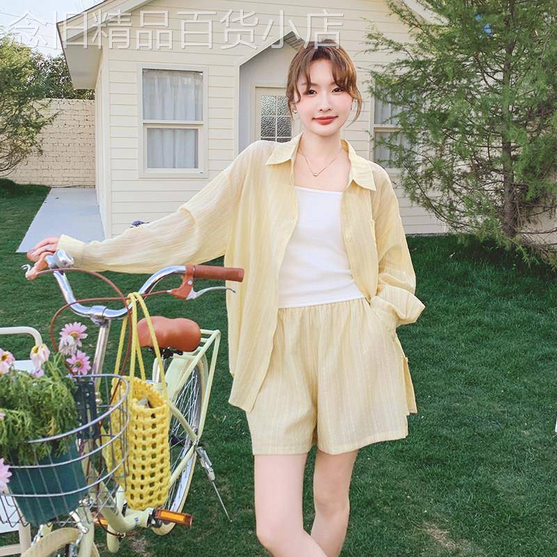 黄色休闲套装女夏2026新款韩系松弛感穿搭轻薄防晒衬衫短裤两件套