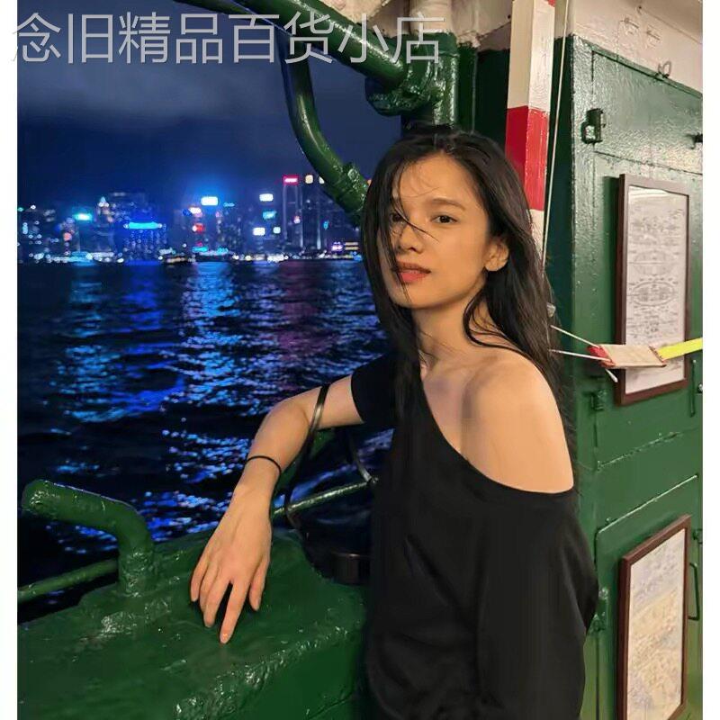 张婧仪明星同款斜肩短袖女露肩T恤夏纯欲辣妹宽松黑色一字肩上衣