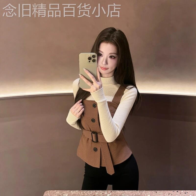 马甲2025新款今年流行爆款巨好看小个子叠穿气质小香风杏色毛上衣
