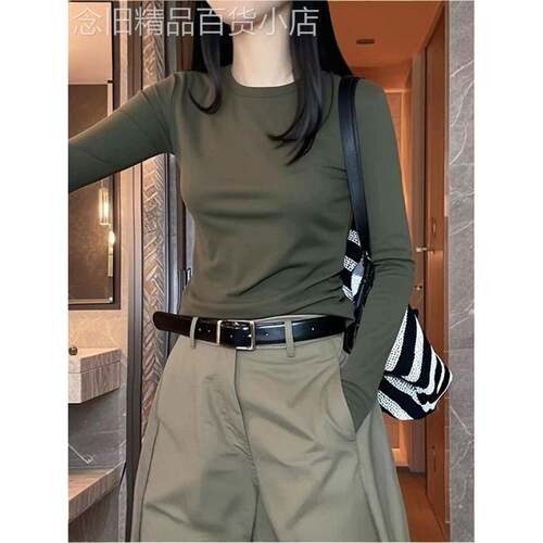 DM今年流行高级感军绿色正肩长袖t恤女秋内搭打底衫韩系漂亮上衣
