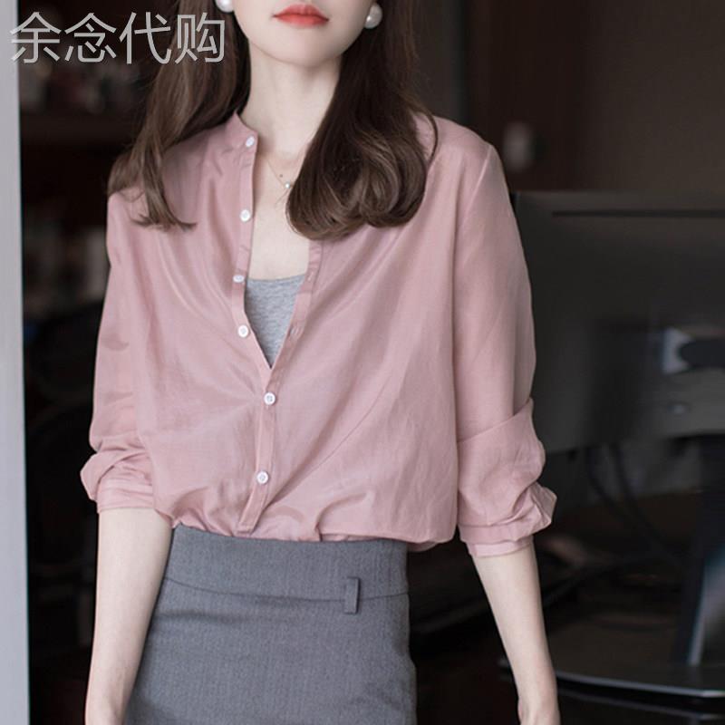 粉色衬衫女士2026春夏新款长袖宽松洋气雪纺丝光质感圆领衬衣上衣
