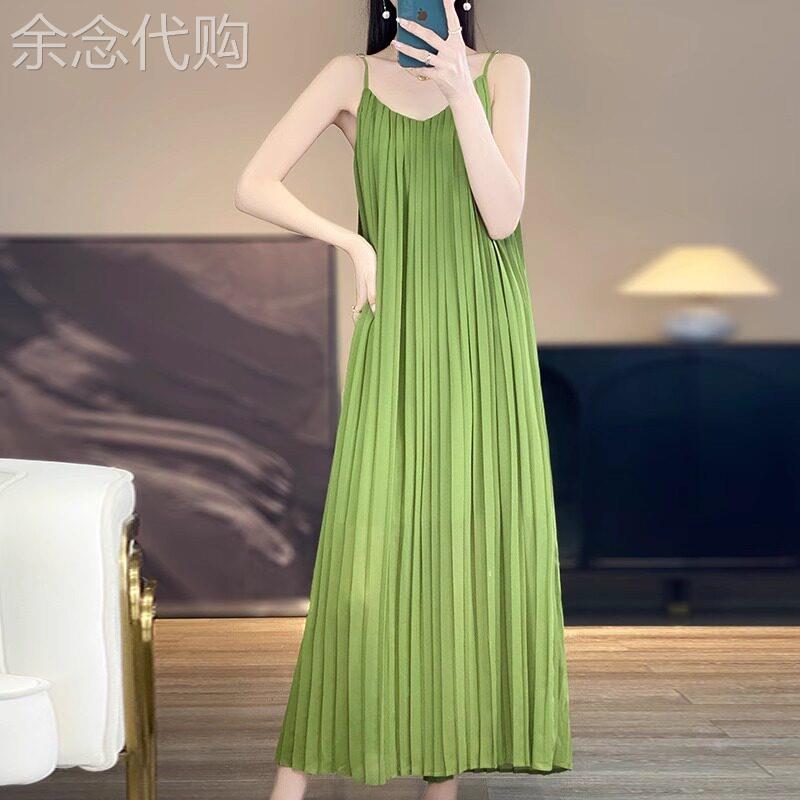 潮牌法式浪漫吊带洋装女2026新款夏季海边度假休闲百褶显瘦长裙