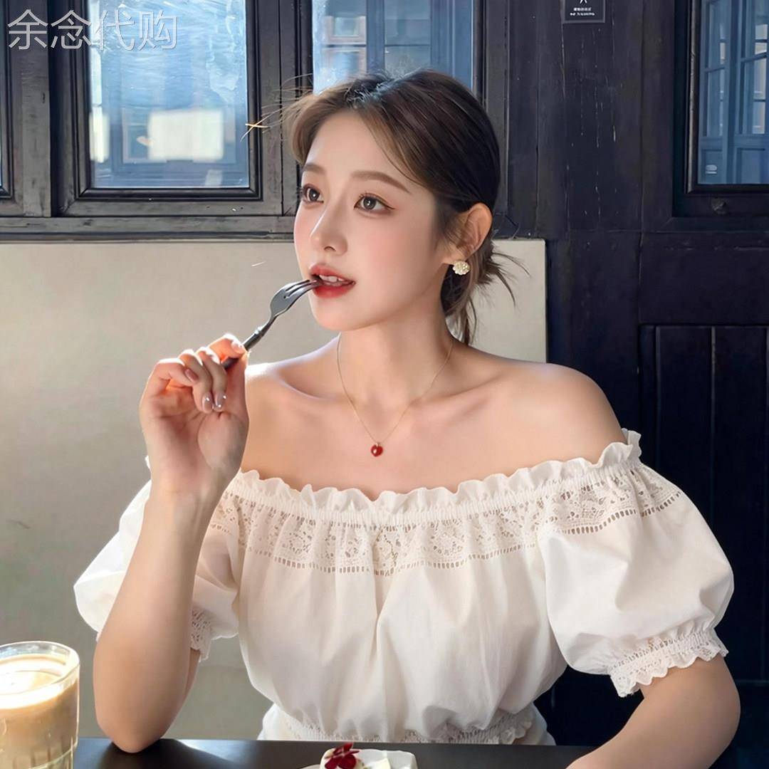 法式白色一字肩蕾丝衬衫女2026春季新款别致设计感小众泡泡袖上衣