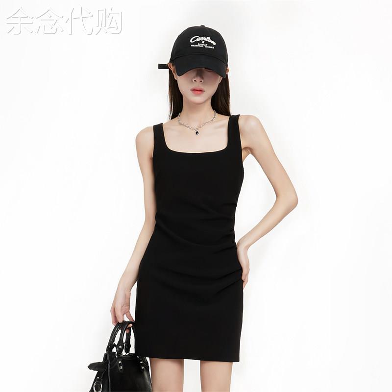 潮牌纯欲风方领吊带洋装女2026夏季修身显瘦辣妹短款包臀小黑裙