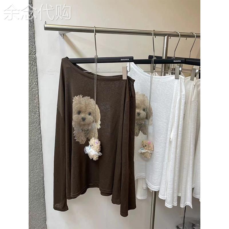 咖色卡通狗狗印花长袖T恤女夏季欧货慵懒风宽松露肩斜领薄款上衣