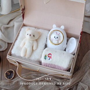 生日礼物女生实用高级感送闺蜜女孩圣诞节围巾礼盒离职冬季伴手礼