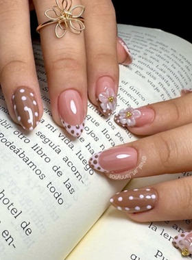 高级棕色波点雕花海莉纯手工穿戴甲气质显白杏仁美甲中长款甲片