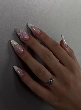 2025新款简约风海莉穿戴甲手工中长款雕花美甲绝美高级杏仁指甲