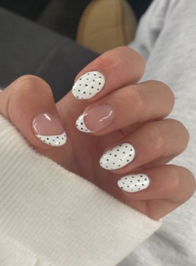 2026新款高级白色波点纯手工穿戴甲海莉气质杏仁美甲中长款甲片