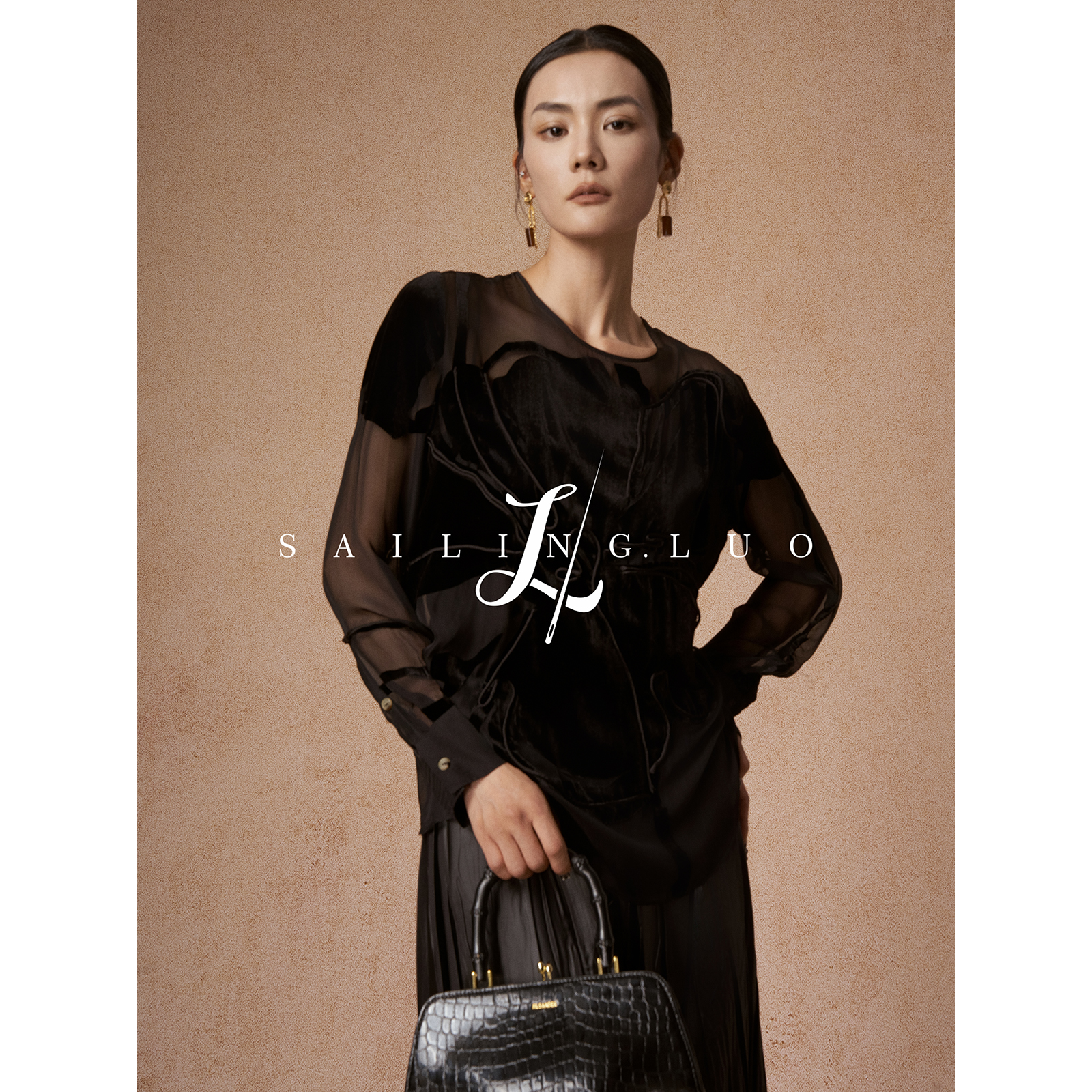 100%桑蚕丝丝绒上衣盘带绣花女