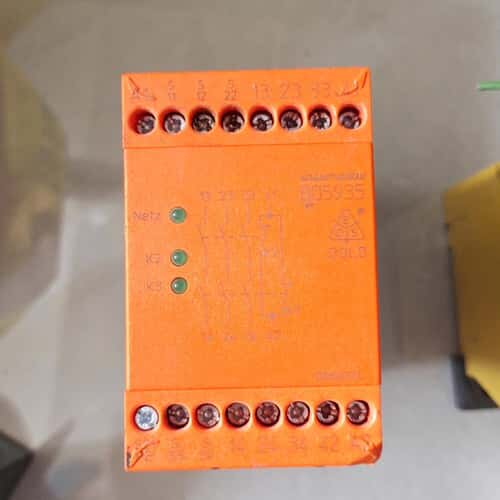 议价多德DOLD安全继电器BD5935，品，成色如图，实物拍可维修