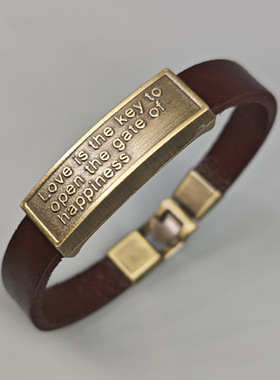 男士真皮手环欧美流行牛皮搭扣个性小众棕色手链潮流穿搭饰品英文