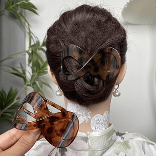 简约百搭豹纹8字形发夹后脑勺抓夹不硌头鸭嘴夹磨砂盘发鲨鱼夹子