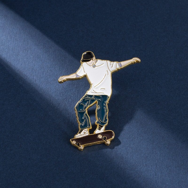 王一博同款周边饰品滑板造型王板仔金属合金徽章挂件应援胸针礼物