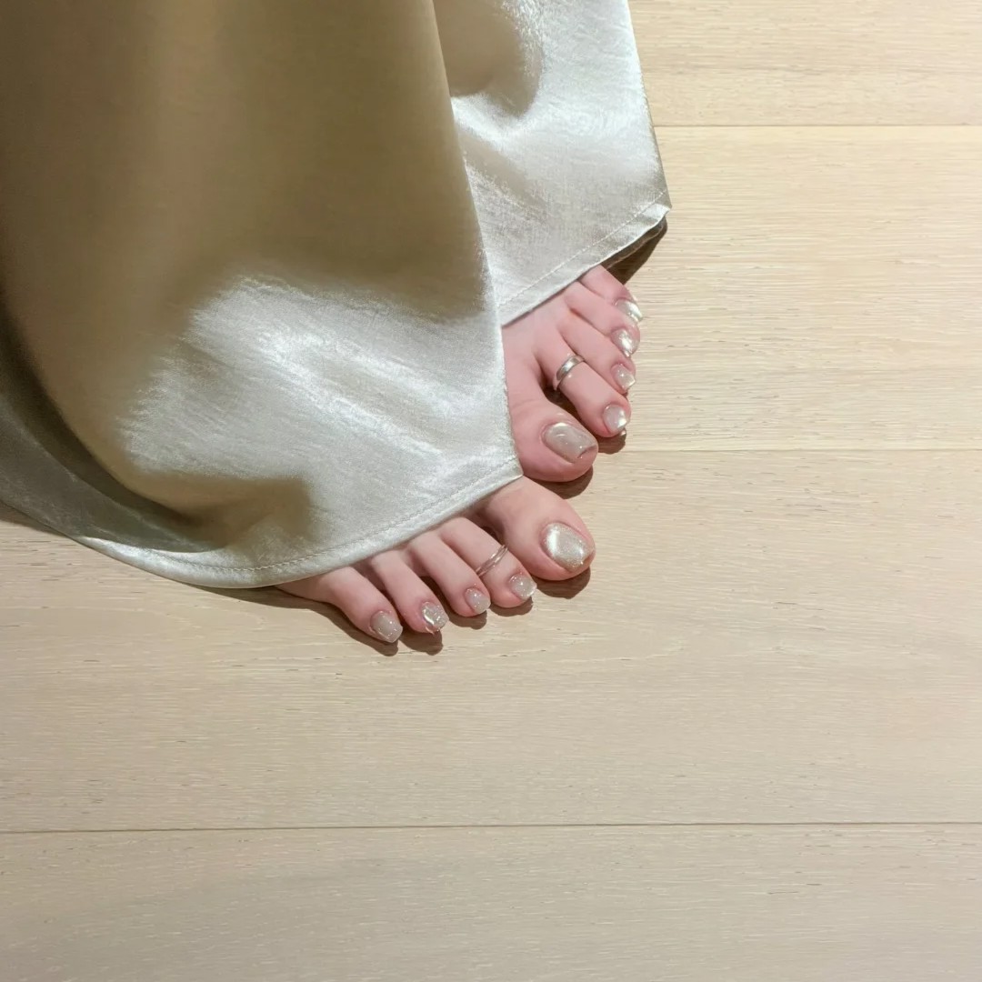 奶白月光猫眼脚手工穿戴甲清冷温柔气质百搭简约日常短款脚趾美甲
