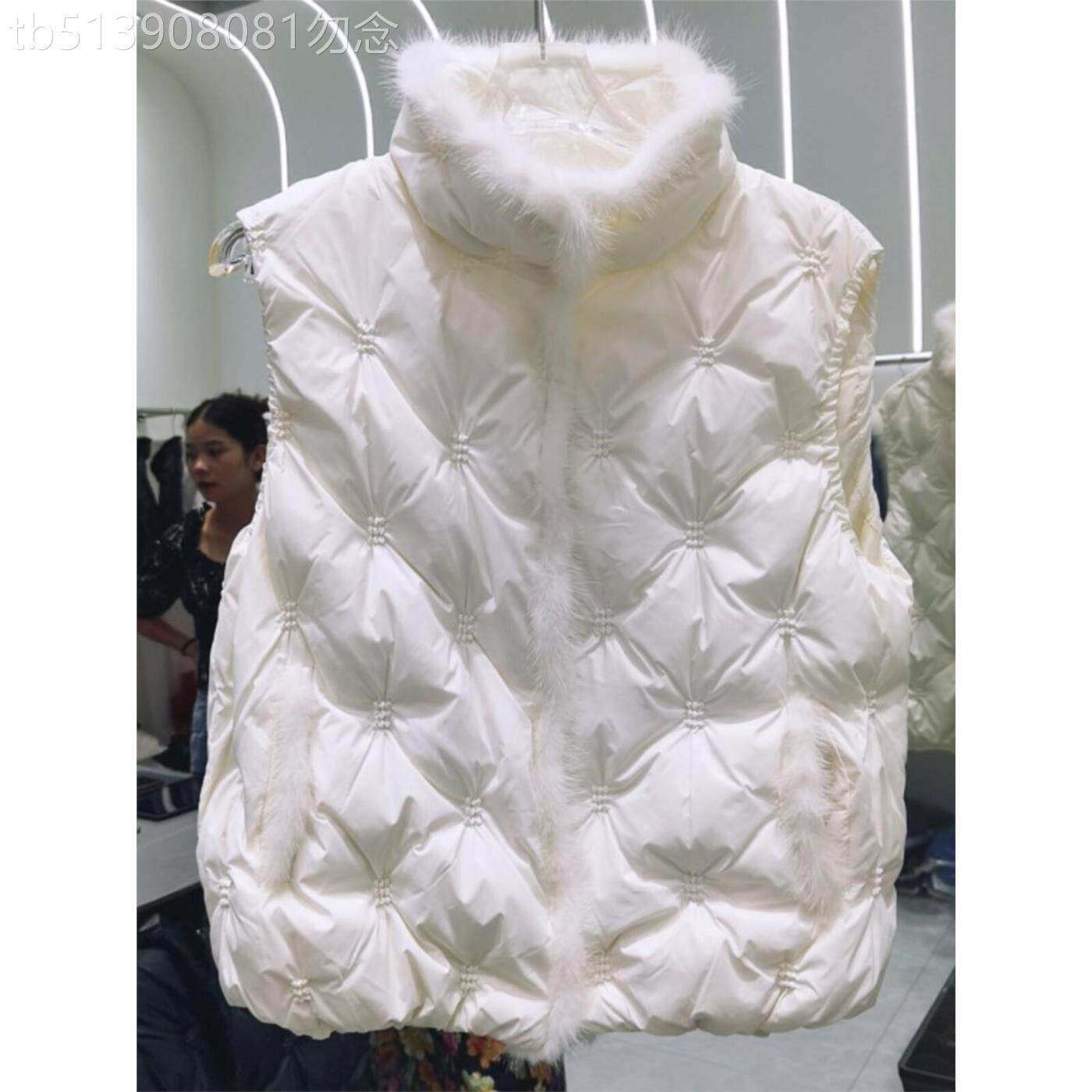 2026新款白鸭绒纯色立领马甲羽绒服女短宽松轻薄水貂绒刺绣马甲女