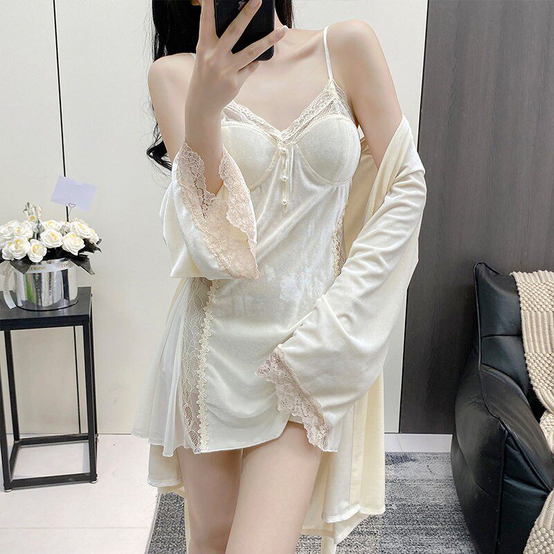 维多利亚丝绒睡衣女2026年秋冬家居服带胸垫性感纯欲蕾丝吊带睡裙