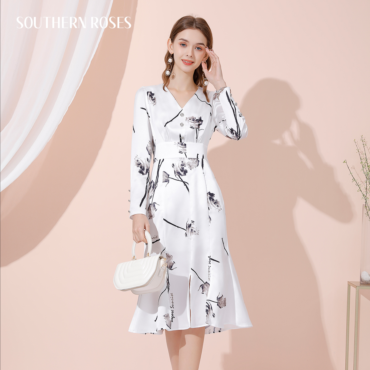 碎花连衣裙通勤简约聚酯花色长袖