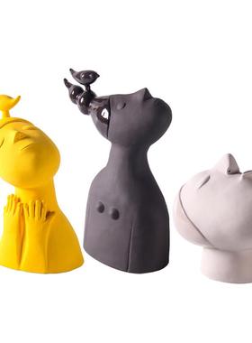 后现代简约北欧抽象人物女孩与鸟创意摆件家居样板房间店面装饰品