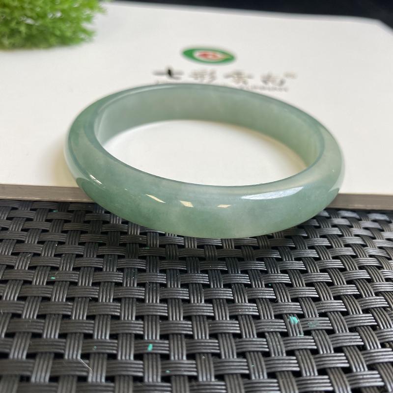 七彩云南天然翡翠手镯