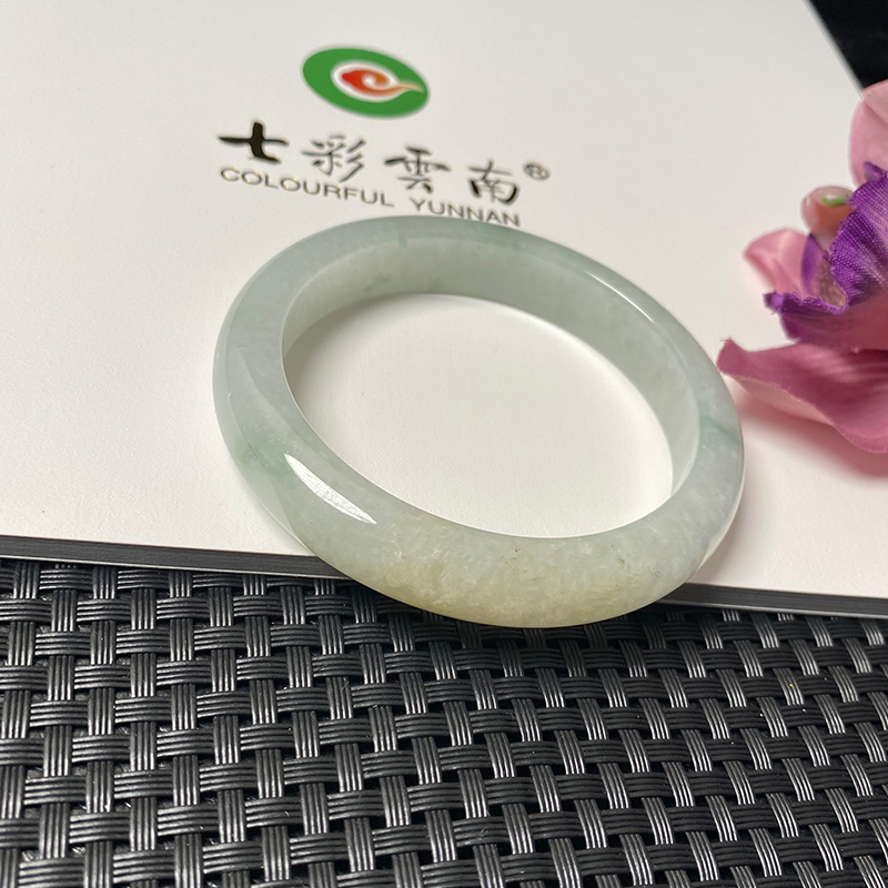 七彩云南天然翡翠飘花翡翠手镯