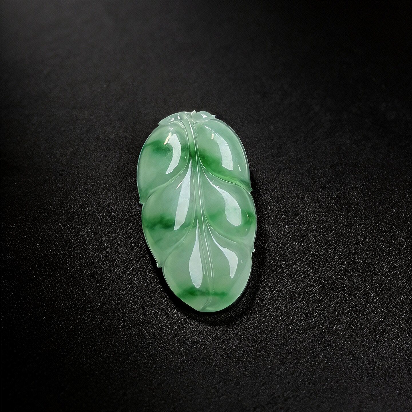 【年货节】七彩云南缅甸A货天然翡翠飘辣阳绿翡翠叶子挂件吊坠