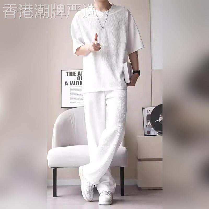 潮牌冰丝休闲套装男士夏季2026新款肌理感圆领短袖T恤搭配一整套