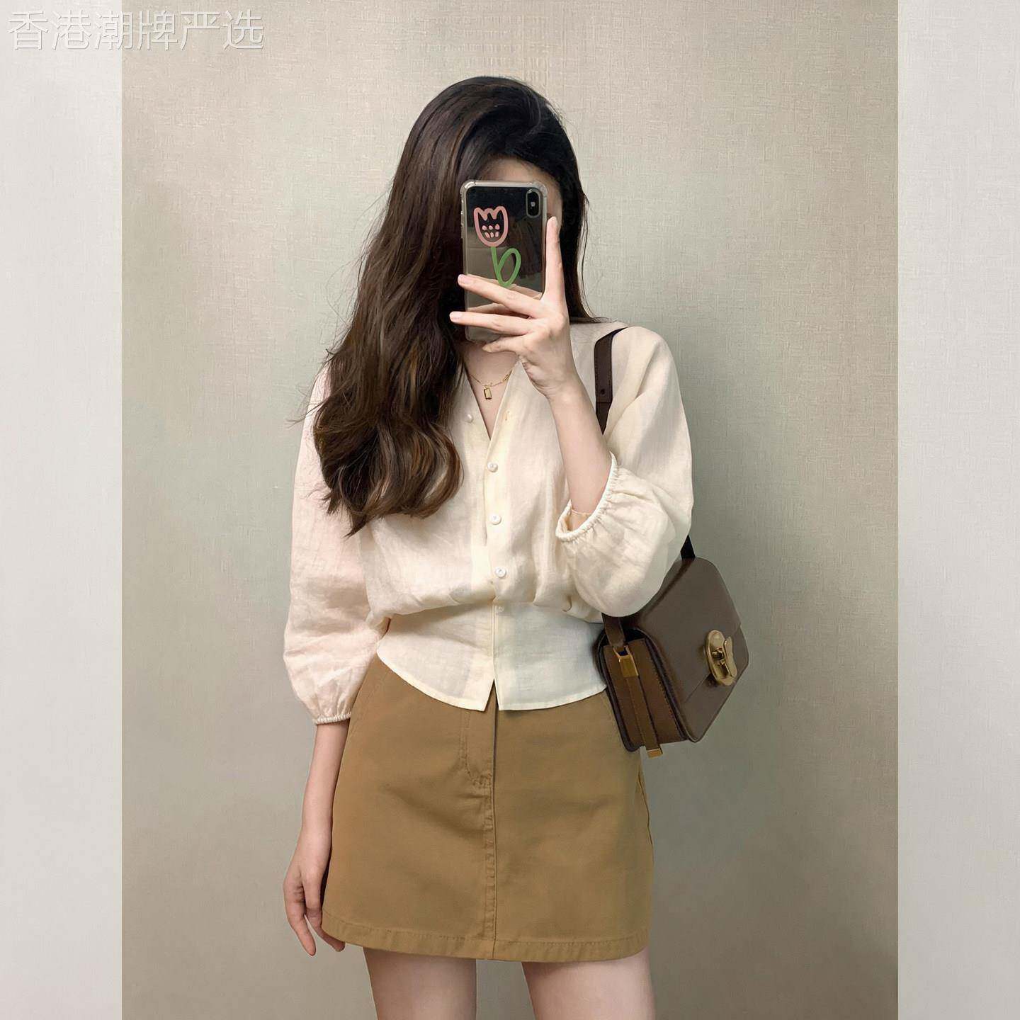 小个子杏色v领衬衫女款秋季2026新款通勤穿搭收腰显瘦泡泡袖上衣