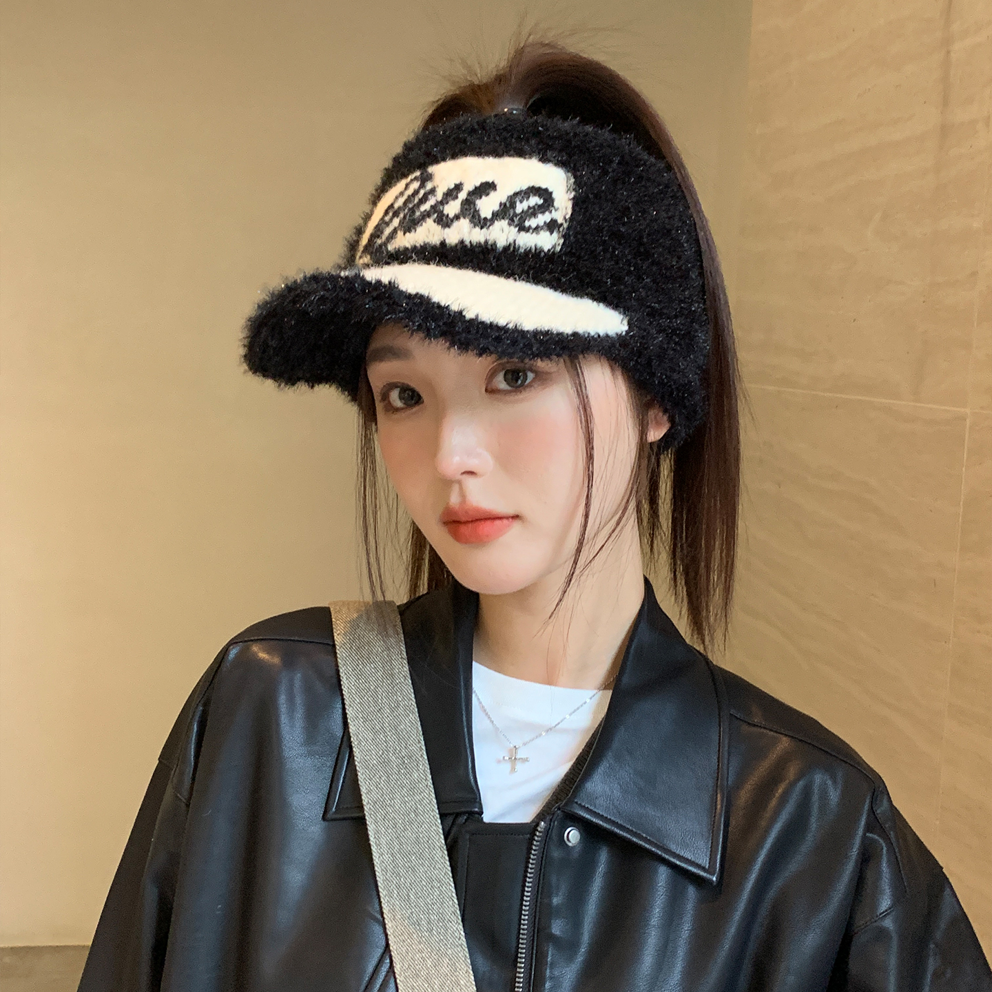 帽子女秋冬保暖毛绒鸭舌帽