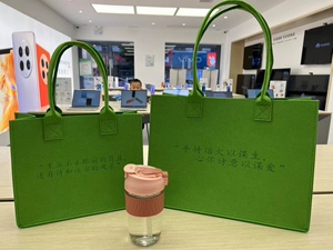 原创手提包包简约字母大容量毛毡托特包可定制