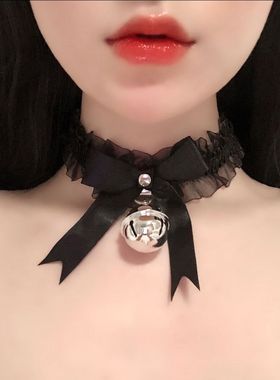 网红风COS人戴颈圈蝴蝶结