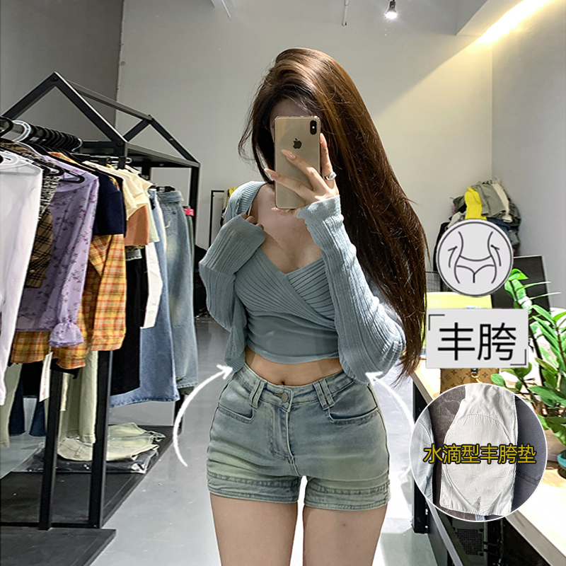 李李服饰浅色丰胯牛仔短裤女2025冬季新款高腰显瘦显腿长包臀热裤