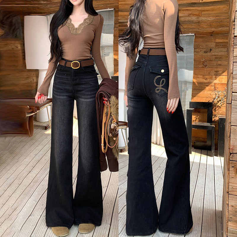 李李服饰复古口袋刺绣不贴腿牛仔裤女2026春季新款高腰显瘦微喇裤