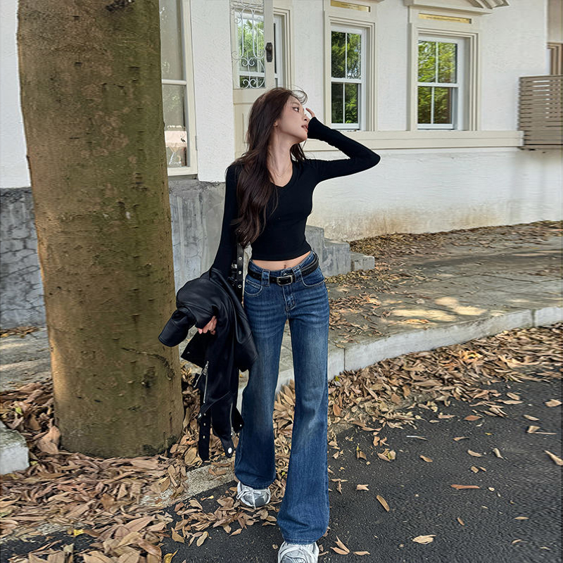 不贴腿刺绣微喇牛仔裤女