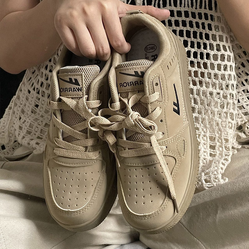 空军低帮小麦色板鞋女