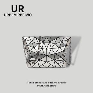 UR包包女2023新款几何菱格链条饺子包时尚百搭大容量单肩斜挎包