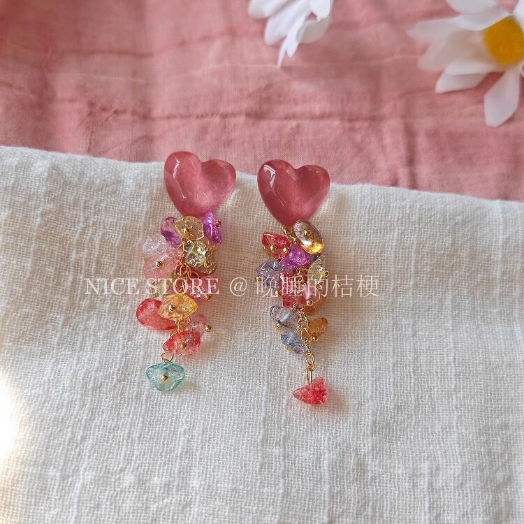 晚睡的桔梗「春欲晚」夏日多巴胺彩色碎石爱心耳环度假长款耳饰