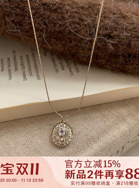 双11新品「蝶挲」复古咖啡金浮雕花纹椭圆项链精致轻奢锁骨链