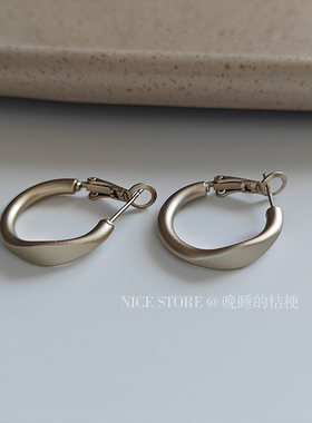 晚睡的桔梗｜哑光高级感素圈耳环