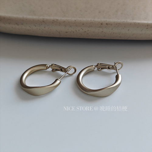 晚睡的桔梗｜哑光高级感素圈耳环